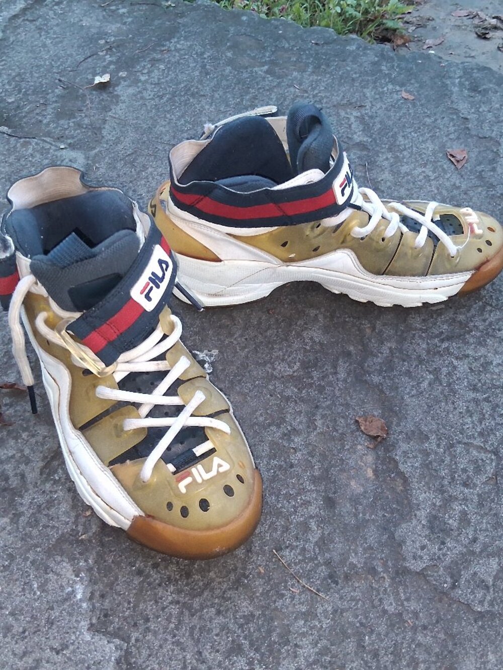 Y2K Vintage 1990's FILA Crystal Guard Athletic Shoes Sneakers 10.5 RARE!